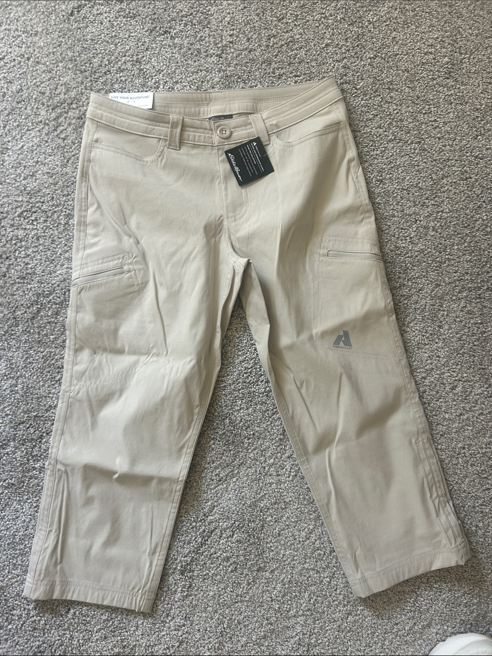 Eddie Bauer women’s size 2 Beige Cargo Cropped Pants